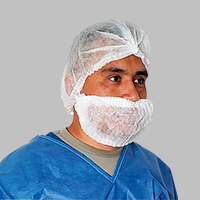 Persona usando cubrebarba desechable blanco